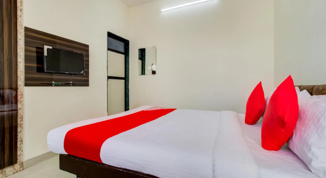 OYO 70104 Hotel 80 City Center