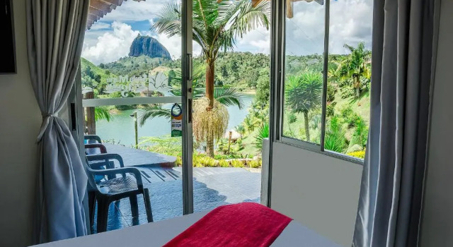 Двухместный номер Standard с красивым видом из окна Hotel Santa Maria de las Aguas Peñol