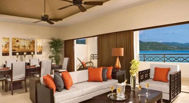 Secrets St. James Montego Bay - Luxury - Adults Only - All Inclusive, Book Ferieresort Hoteller i Montego Bay Coast med parkering, Parkering