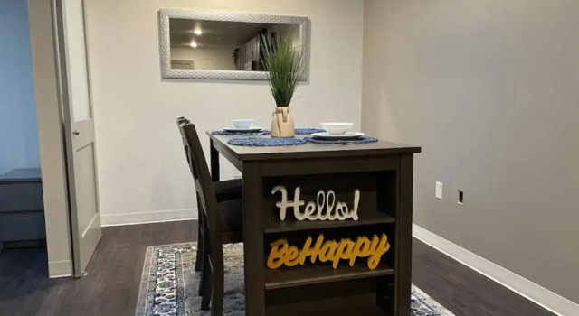Apt 252 Cozy and Sleek Dwelling Min from Ft Leavenworth, Prenota Hotel Leavenworth Kansas