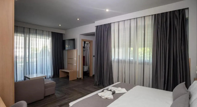 Amalia Center, Rezervovat Hotel Hotely v Nea Vrasna s parkováním, Parkování