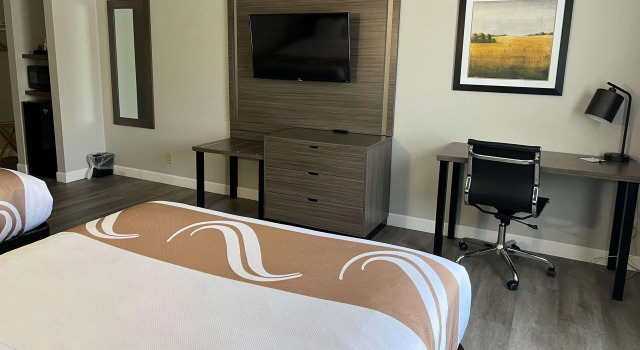 Четырёхместный номер Standard Quality Inn & Suites Red Wing