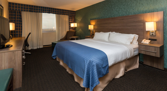 Holiday Inn Des Moines-Downtown-Mercy Campus by IHG, Забронировать Отель Отели Де-Мойн 3 звезды, рядом с UnityPoint Health - Blank Children's Hospital, 3*