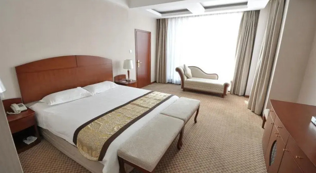 Dalian University of Technology International Convention Center, Book Hotel Shahekou 