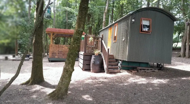 Little Greenwood Shepherd Hut - Sleeps 2
