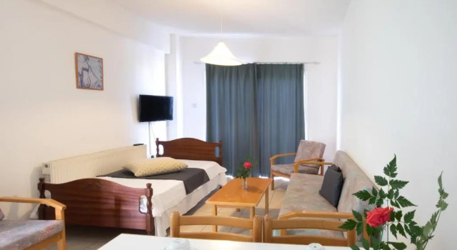 Студия DebbieXenia Hotel Apartments