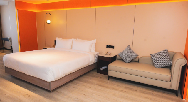 Полулюкс Jiuding Joy Hotel