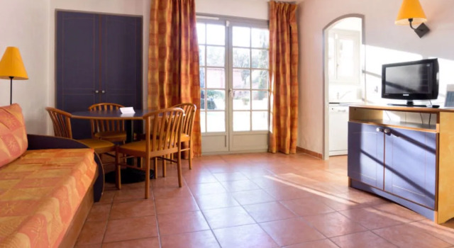 Les Chênes Verts (SRA140), Reservar Hotel Saint-Raphael Mimosa Road