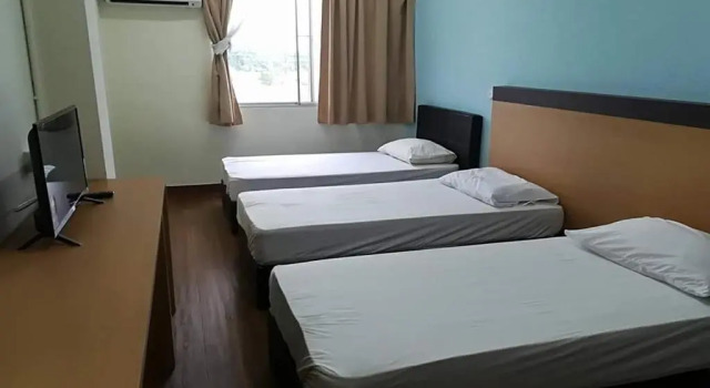 Трёхместный номер Standard Hotel 75 Temerloh