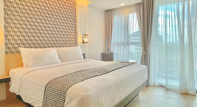 Двухместный номер Deluxe с балконом Chezzotel Pattaya