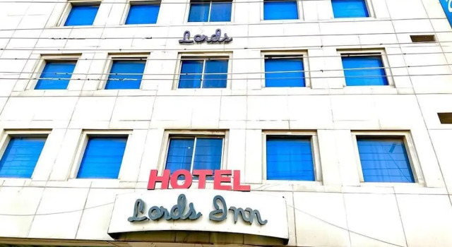 Lords Inn Hotel, Rezerwuj Hotel Hotele w Punjab Region z parkingiem, Parking
