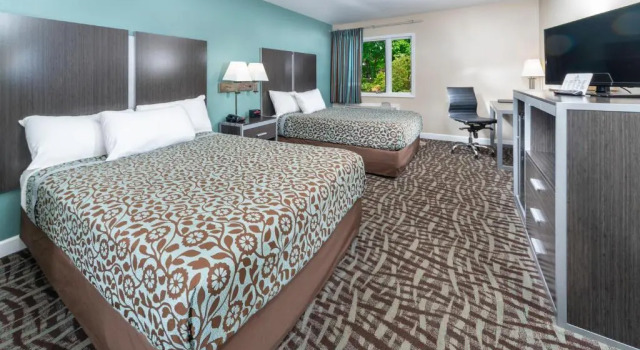 Четырёхместный номер Standard BridgePointe Inn & Suites by BPhotels, Council Bluffs, Omaha Area