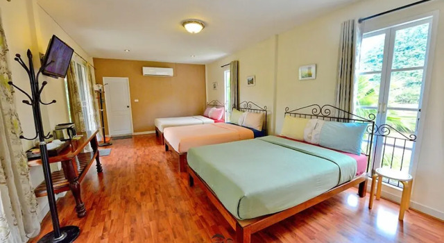 Номер Standard с красивым видом из окна Ville De La Vie Khao Yai