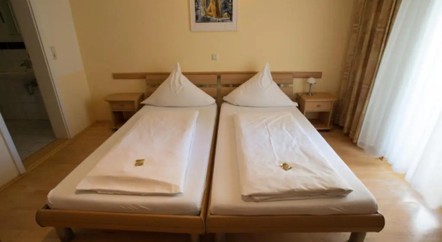Двухместный номер Standard с балконом Hotel Amadeus