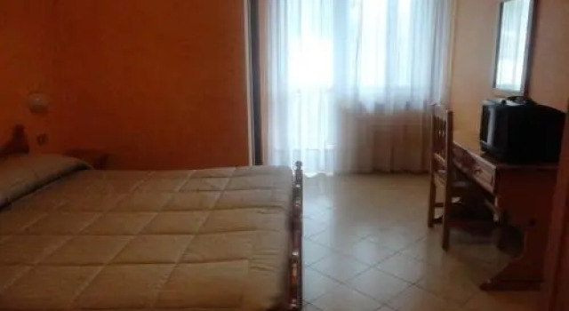 Albergo Nazionale, Boek Hotel Hotels in Mondole Ski met parkeren, Parkeren