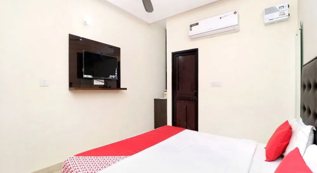 OYO 16975 Hotel Golden View