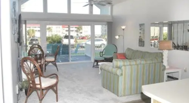 4510 Seaview Street NMB Home, Забронировать Апартаменты/квартира Апартаменты Норт-Миртл-Бич, рядом с Alabama Theater, Апартаменты/квартира