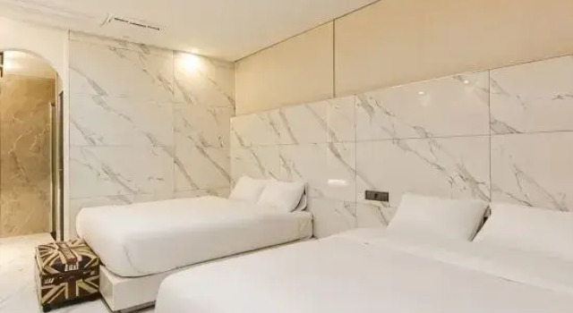 Четырёхместный люкс Daegu Hotel Series Lions Park