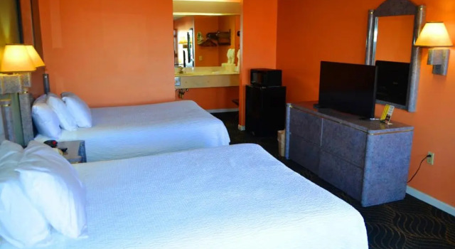 Четырёхместный номер Standard Florence Inn and Suites