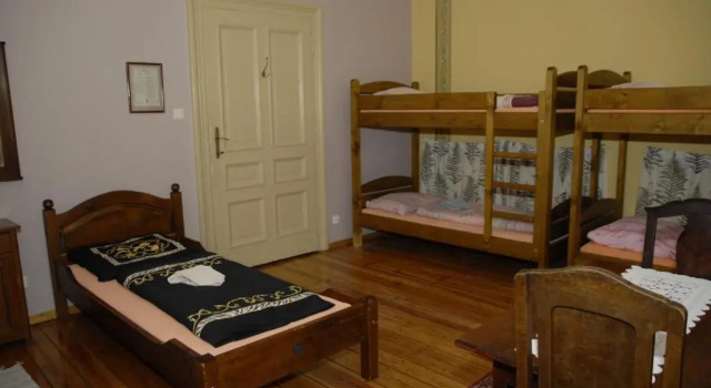Кровать в общем номере (женский номер) Hostel Mleczarnia