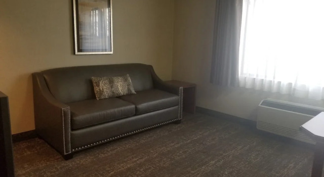 Полулюкс Shilo Inn Suites Salem