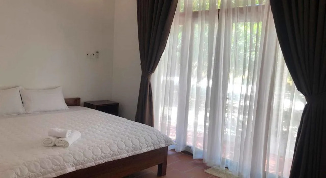 Ocean Beach Bungalows & Hostel
