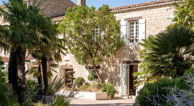 Logis Hôtel Le Moulin De Chalons, Rezerwuj Hotel Hotele w Charente-Maritime z basenem, Basen