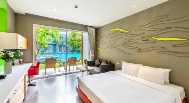 Двухместный номер Standard с балконом и с видом на бассейн Paeva Luxury Serviced Residence SHA