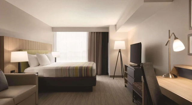 Двухместный люкс Country Inn & Suites by Radisson, Ft Atkinson, WI