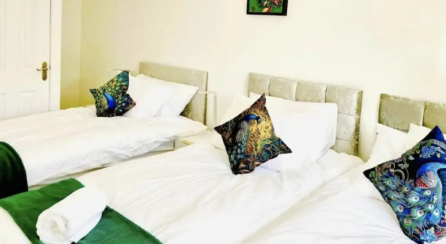 3-bedroom Gem in Manchester With Free Parking