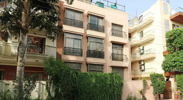 OYO 20016 SilverKey Huda City Centre, Забронировать Отель Гургаон 