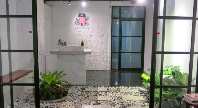 Кровать в общем номере (женский номер) Niece hostel (SHA Plus+)