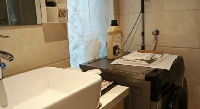 Кровать в общем номере (мужской номер) Jiaxing Left and Right Small New Homestay