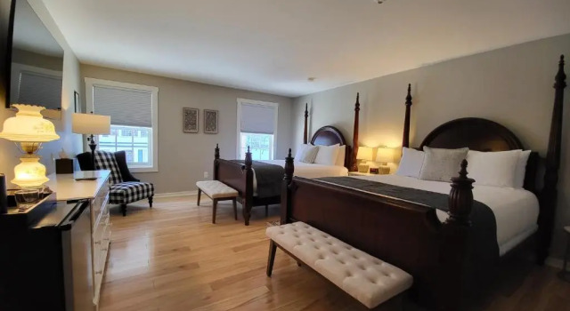 Четырёхместный номер Standard The Stowe Village Inn