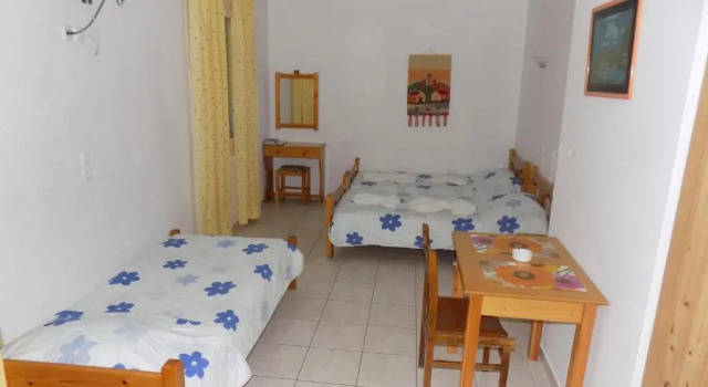 Студия Des Roses Hotel