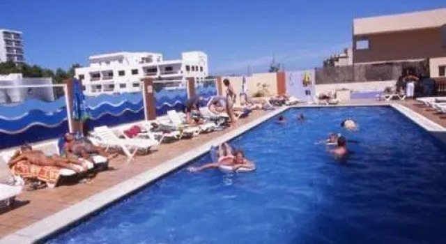 Полулюкс Apartamentos Blue Star