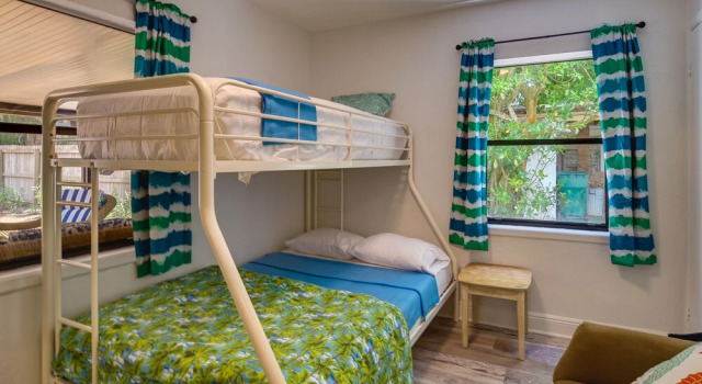 Melbourne Escape w/ Screened Patio, Near Beaches!, Varaa Lomakoti Melbourne Beach Space Coast