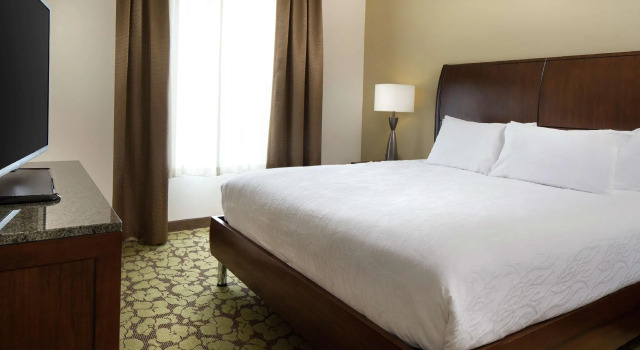 Двухместный полулюкс Hilton Garden Inn Bettendorf/ Quad Cities