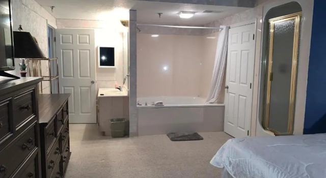 River Place Condos #610 3BD, Забронировать Отель Отели Пиджен-Фордж с парковкой, рядом с Центр LeConte в Пиджен-Фордж, Парковка