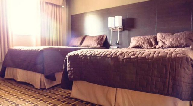 Четырёхместный номер Standard Cedar Lodge Motel