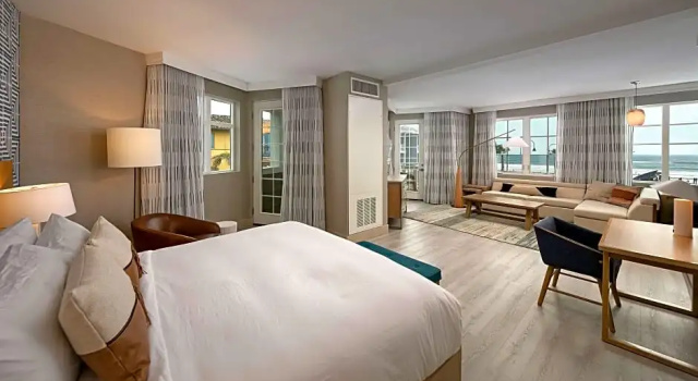 Двухместный люкс Mobility/​Hearing Accessible c 1 комнатой Inn at the Pier Pismo Beach, Curio Collection by Hilton