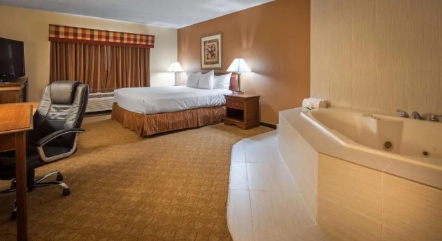 Люкс Days Inn by Wyndham St. Charles IL