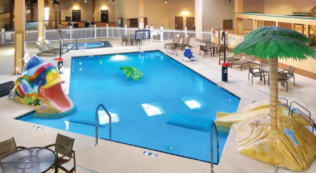 Номер Standard с видом на бассейн Ramkota Hotel & Conference Center