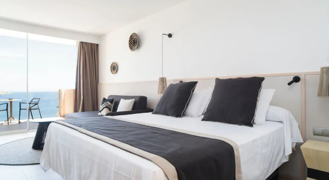 Семейный номер Standard с балконом и с видом на море Invisa Hotel Club Cala Verde