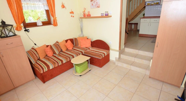 Cozy Chalet in Modrišice With Swimming Pool, Rezerwuj Chalet Hotele w Modřišice z basenem, Basen