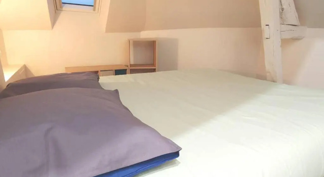 Rouen centre : studio sous les toit, Book Hotel Rouen 