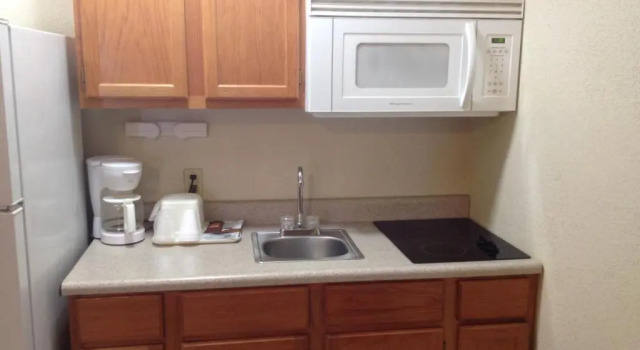 Люкс Americas Best Inn and Suites Emporia
