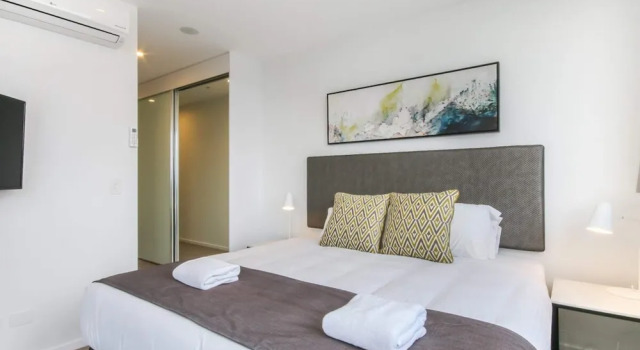Апартаменты Luxurious 2 Bedroom Brand New Apartment With Amazing Hinterland Views