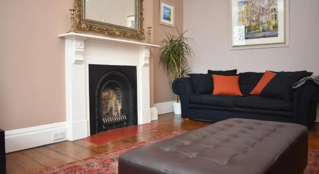 East Claremont - beautiful 2BR apartment in Central Edinburgh, Забронировать Апартаменты/квартира Апартаменты Эдинбурга, рядом с Bedlam Paintball, Апартаменты/квартира
