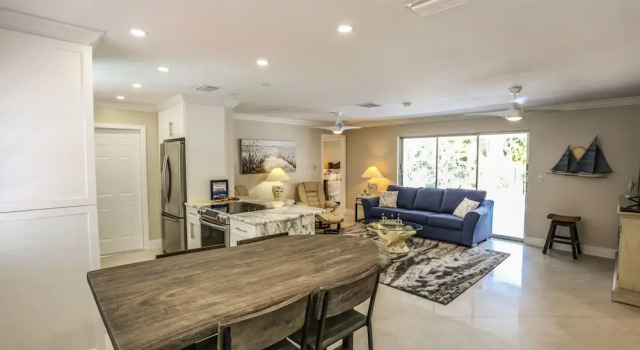 7965 Estero - Paradise Point